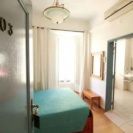 Residencial Joao Xxi 3*